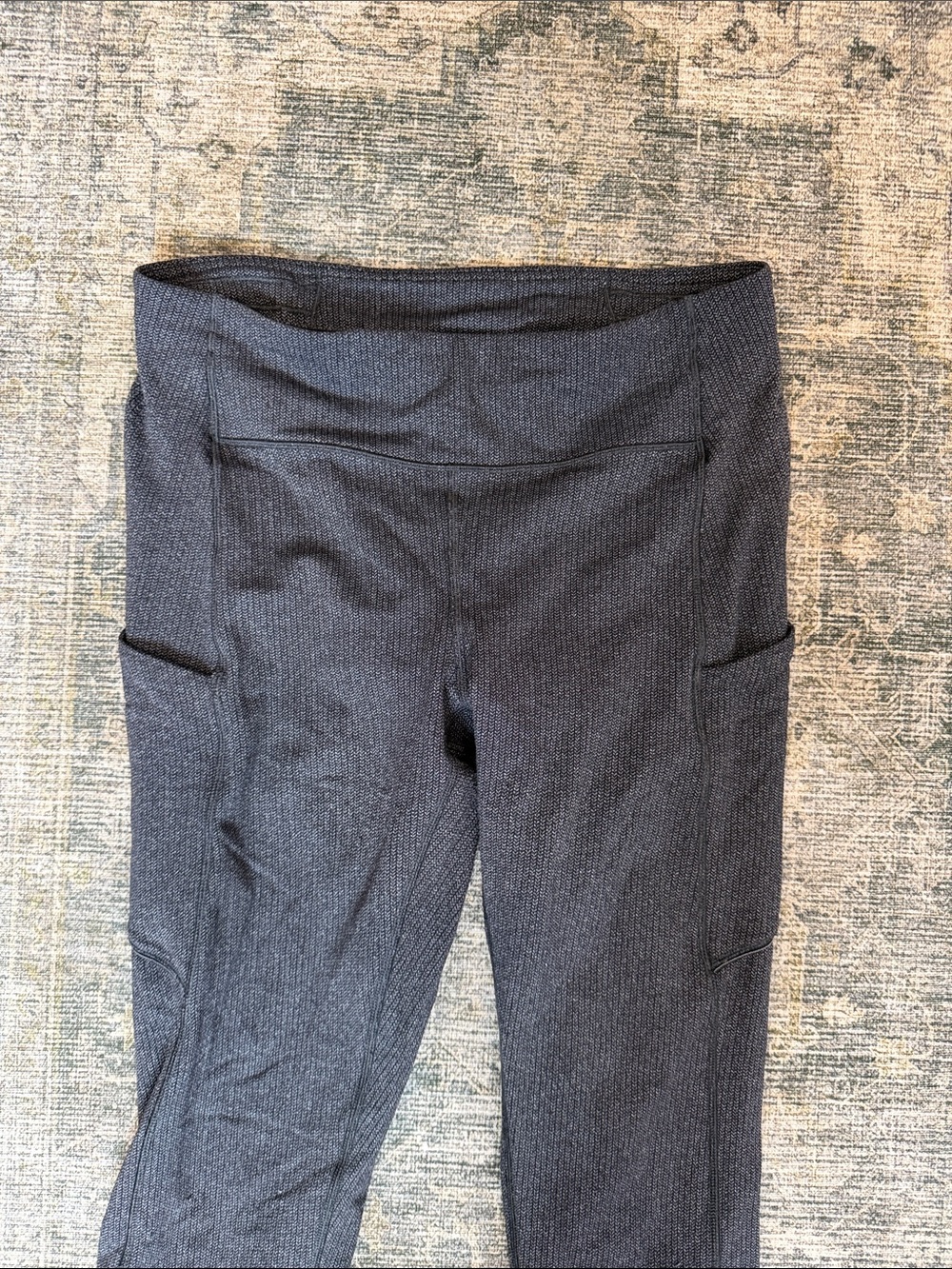 Lululemon - Picture 2 of 6